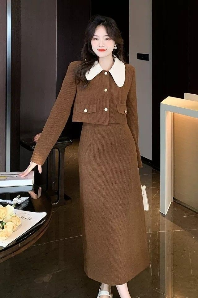 Classic Brown Dress with Contrast Collar