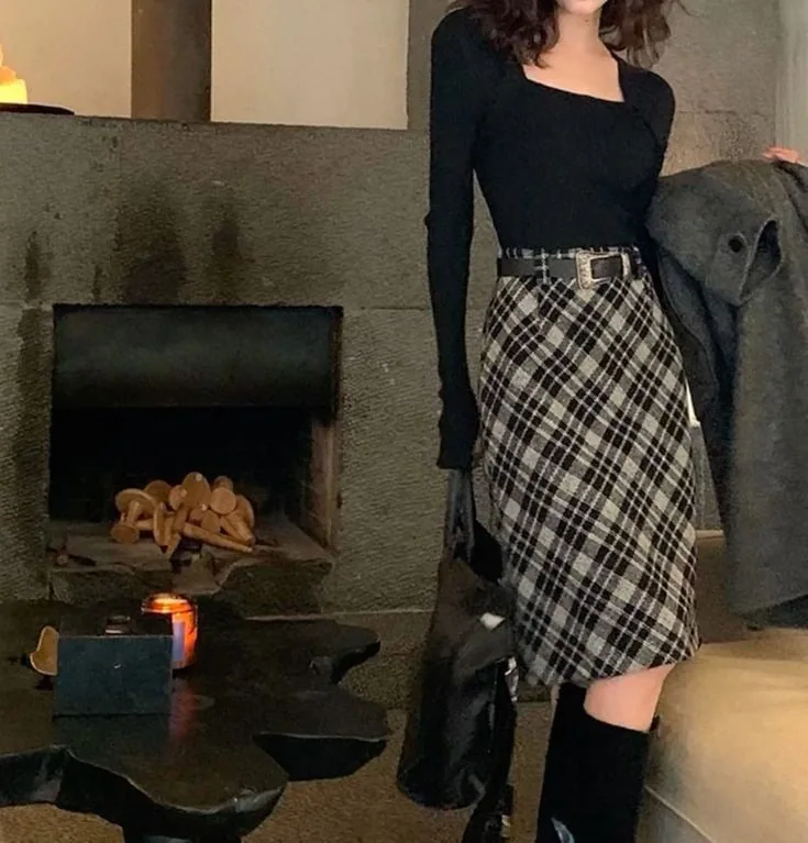 Classic Black Top Plaid Skirt Ensemble