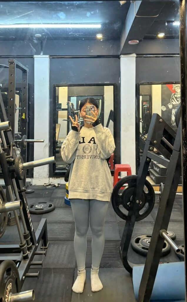 Oversized Graphic Tee with Leggings