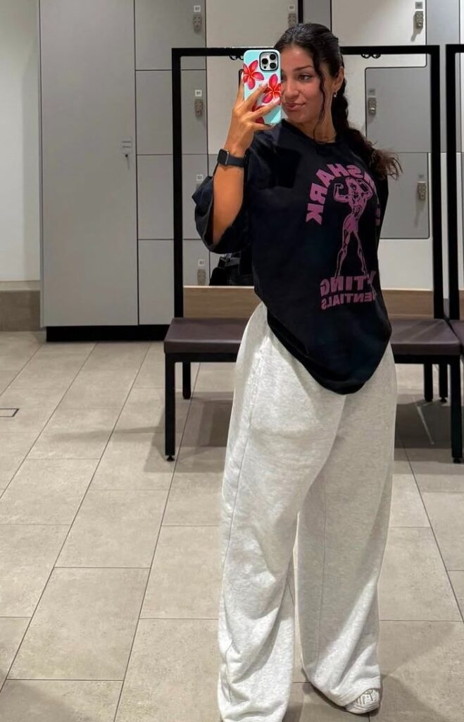 Graphic Tee With Cream Sweatpants