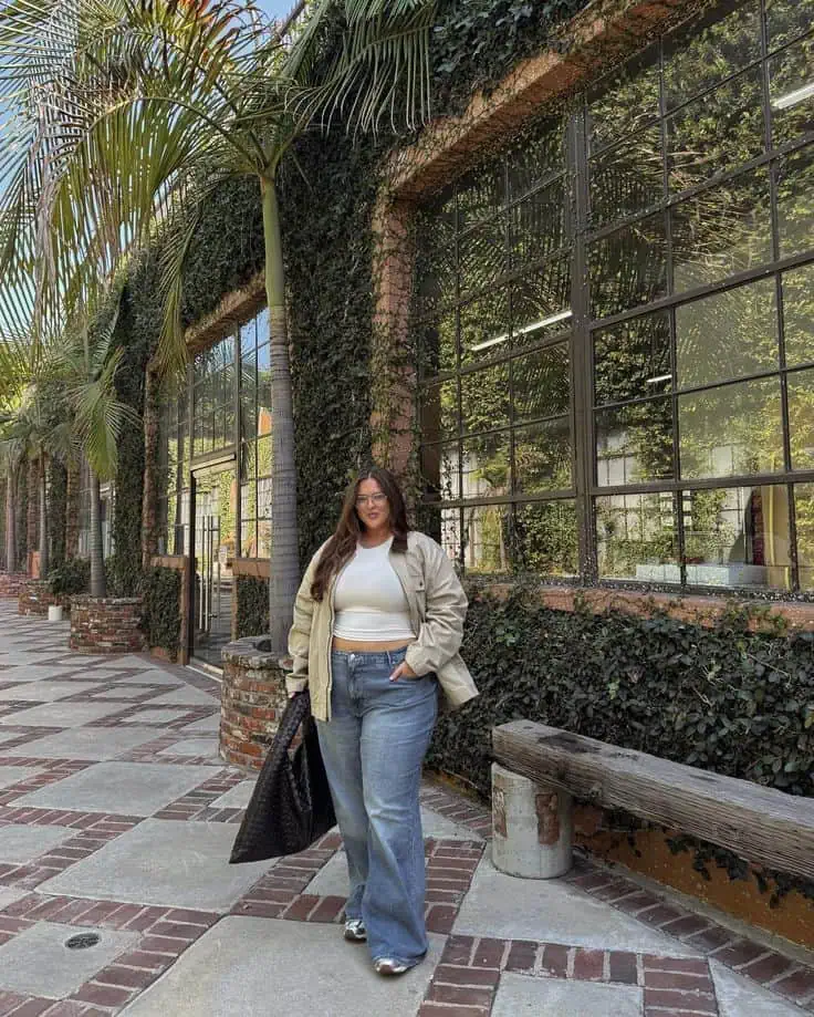 Casual Chic with Wide-Leg Jeans